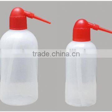 Plastic Wash Bottle With Red Cap For Laboratory Use