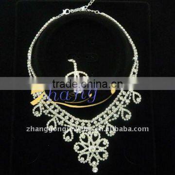 fashion jeweled necklace set