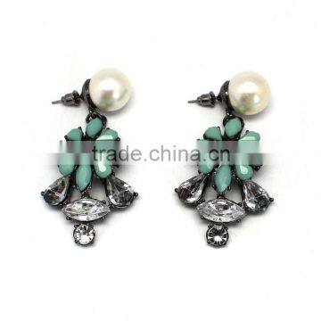 Factory 2015 latest new products fashionable jewelry beautiful pearl and acrylic glass earrings