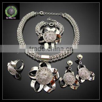 beatiful fashion jewerly set in Silver