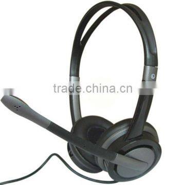 Computer headset USB plug with noise cancelling microphone