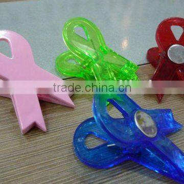 Ribbon magnetic memo clip