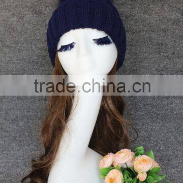 China Factory Price Winter Knit Hat With Natural Fuzzy Raccoon Fur Pom Pom