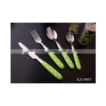 Stainless Steel Cutlery with Colorful Plastic Handle (KX-P007)