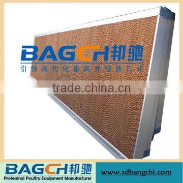 Evaporative cooling pad for poultry and green house