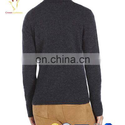 Женские вязаные свитеры с воротником-трусиком однотонные, стройного кроя с рибкой photo-5