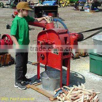 Saving energy hand operated corn sheller