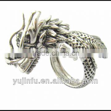 Unique Design Plain Silver Dragon Ring