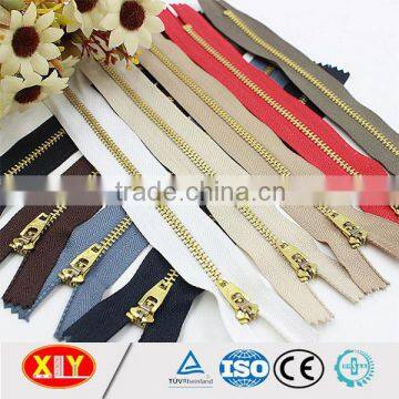 Shenzhen Xly Zipper Manufacturer Golden Brass Metal Zipper photo-4