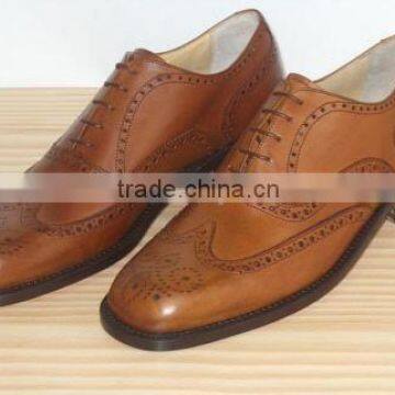 Brogue leather shoes