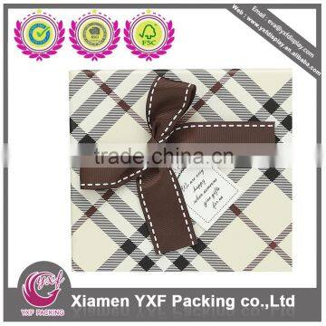 Gift Packaging Box With Classical Plaid Pattern Style photo-5