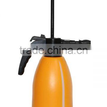 iLOT hand held chemical pump pressure sprayers for automotive use