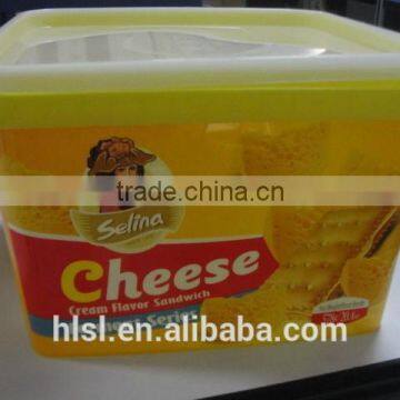 biscuit container with handle