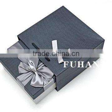 Customized Bow Boxes ,Pearl Paper Gift Packaging Box photo-5