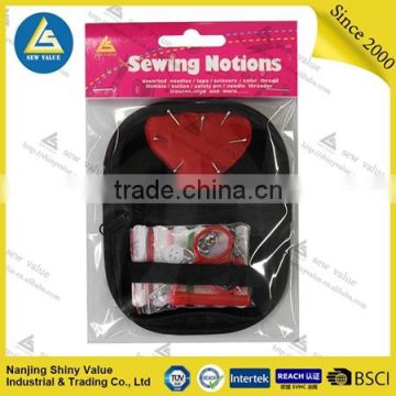 disposable bag sewing kit with plastic mini scissor/thread spools/needles