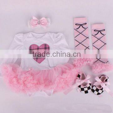 Wholesale valentines pink bubble kids romper set M5040338