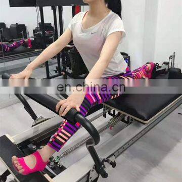 Лечебный комплекс оборудования. Индийский полу-трапециевидный столик, алюминиевская кровать с башней. Продается в Мельбурне. Прибор для пилатес-реформера photo-4