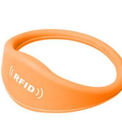 Customized Printing NFC 213 Silicone Wristbands Contactless Payment RFID Bracelet Wristband