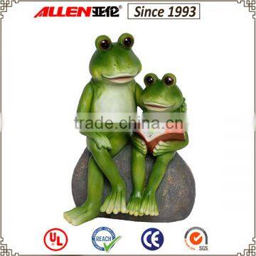 reading book resin frog statue mother and son, sitting on stone frog Decoration