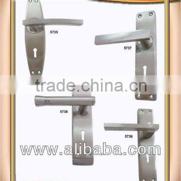 Lever Lock Handle in Stainless Steel