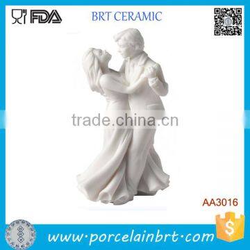 Elegant Charming Ceramic Lover Dance for Valentine Gift Wedding Decor