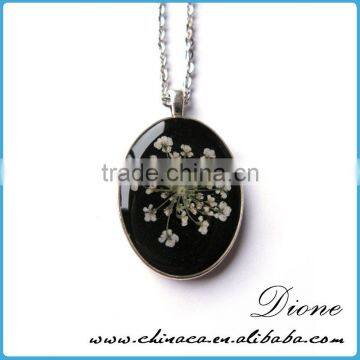 Low MOQ Resin Real Flower Necklace Herbarium Pendant photo-2