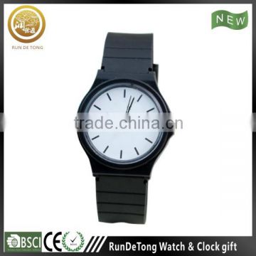 Japan quartz movement analog cheap silicone rubber strap watch