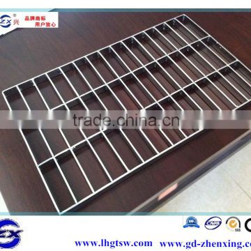 Heavy duty stainless steel floor grating