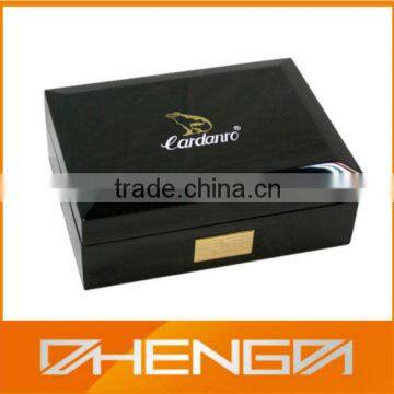 Lacquer Black Wood Perfume Box Packaging
