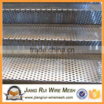 304 Stainless Steel Perforated Metal Mesh/perforated Sheet 304 from China