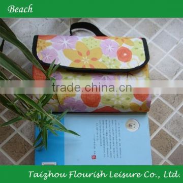 1.5mx2m Outdoor Picnic Mat Waterproof Beach Mat (Flower)