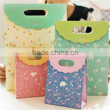 different colours and size Gift paper Packaging Bag with handlle for brand clothing with factory price