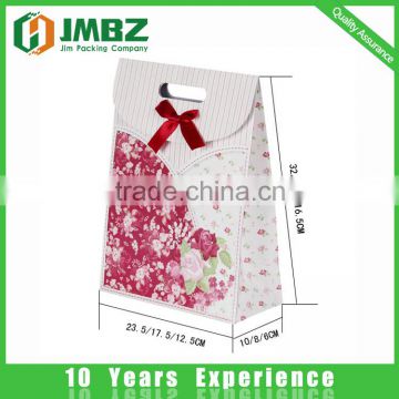 Varnishing Surface Handling and Recyclable Feature Gift Paper Bag