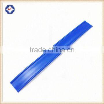 Adhesive Plastic Double Wire Tin Ties on Packing Machine photo-4