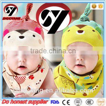 High quality cute cartoon beanie hat with bib two piece sets winter knit baby beanie