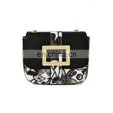 National Style Embroidery Bag Fashionable Hand Bag Shoulder Pack Tide Bag photo-4