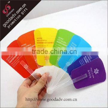 2014 Fashion plastic hand crank fan / custom printed folding hand fan