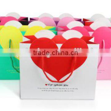 New Design Love Heart Gift Paper Bag For Valentine Day/Custom Paper Bag With Handle