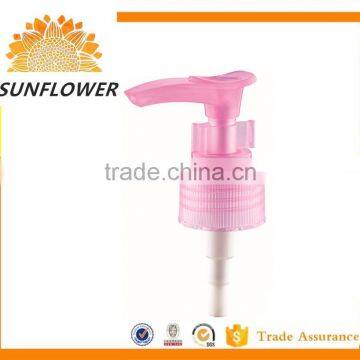 2016 China Factory ribbed plastic lotion pump with locking clip 24/410
