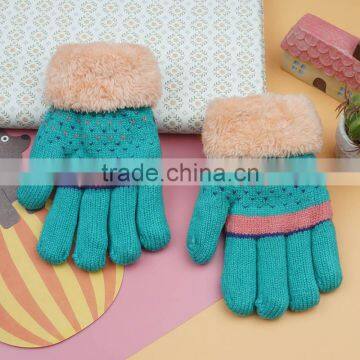 TC13015 Low Price 100% Acrylic Knitted Warm Winter Children Gloves New Fashion Fur Gloves for Children photo-2