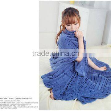 Hot Sale Wholesale Hometextile Bedding Sheet Set China Factory 100% Polyester Ultra Soft Fabric Solid Coral Fleece Blankets photo-4