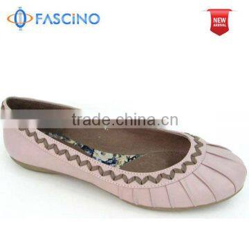 pictures of women flat shoes