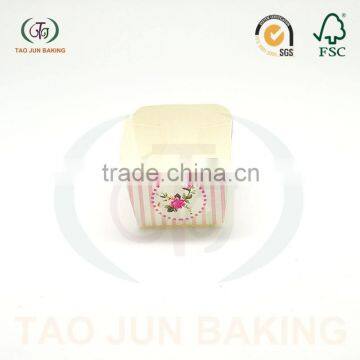 disposable square paper baking cups for cakes