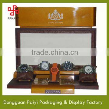 Hot Selling High Gloss Finished Wooden Watch Display