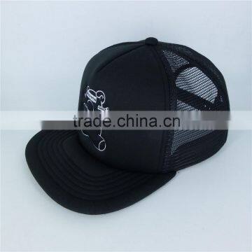 China Manufacturer Foam Flat Bill Mesh Trucker Hats For Sale, Cheap Trucker Cap With High Quality Embroidery Logo Custom