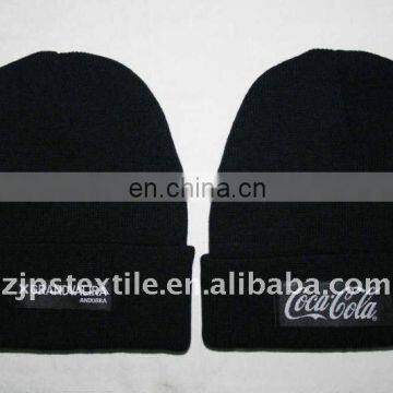 Simple basic black gorro with logo patch