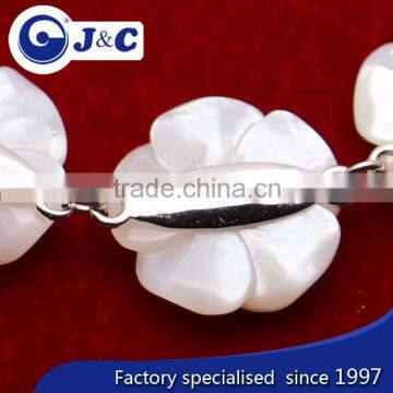 Real Natural Mother of Pearl Shell Carve Flower Bracelet photo-5