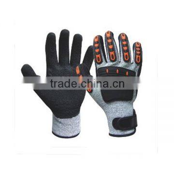 Latex Palm Coated Crinkle Cut Resistant Buckle Gloves with TPR Back