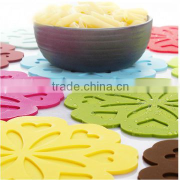 Food grade ozone resistant insulated silicon mat for kitchen use