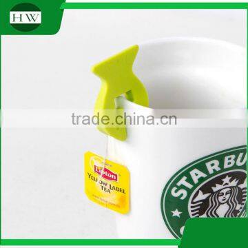 Kitchen Accessories Multipurpose Anti Slip Silicone Cartoon Fish Tableware Colander Soup Spoon Clip Rack Holder photo-3